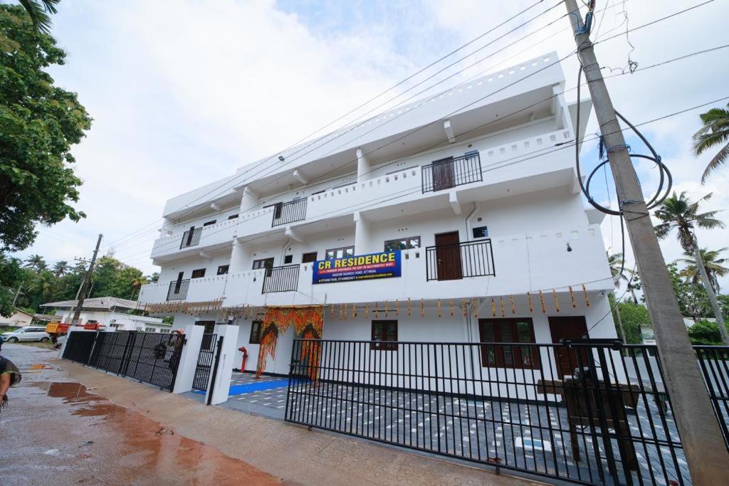 Cr Residence, Apartment *